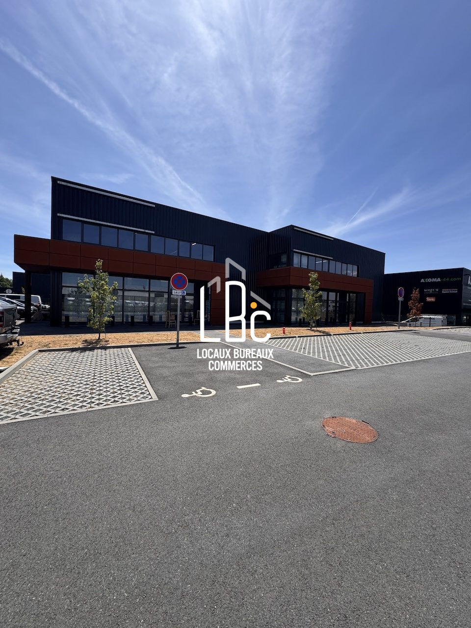 Local commercial 975 m² · à Saint-Herblain · 975 m² · 12 919 €/mois