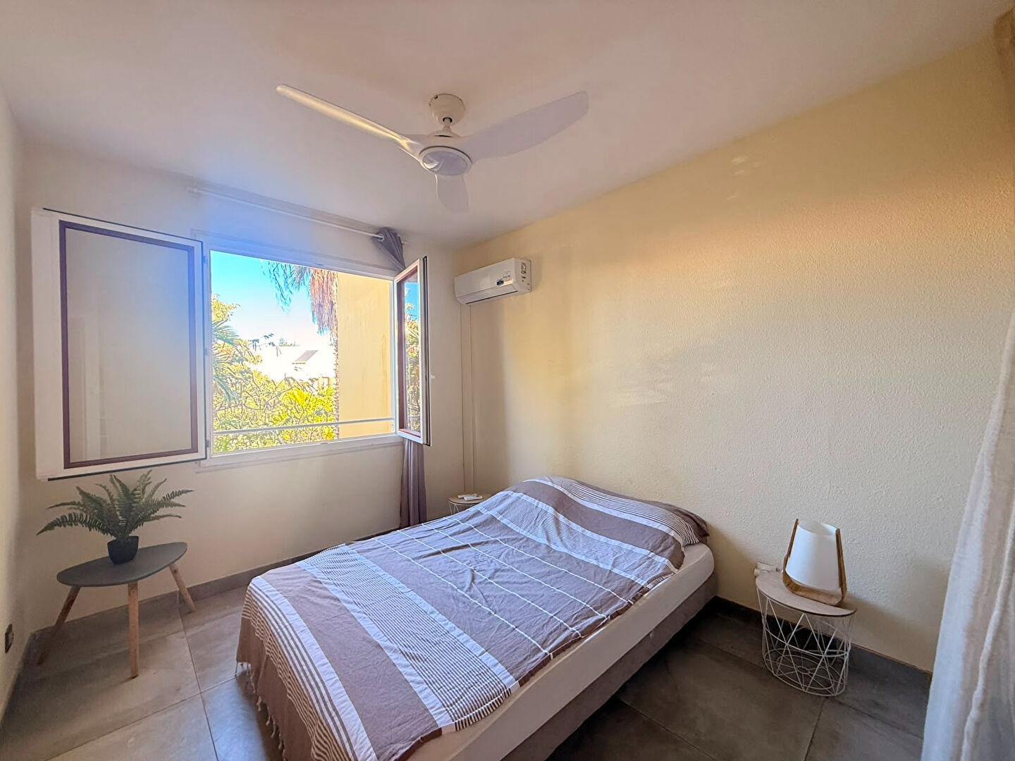 Appartement – SAINT GILLES LES BAINS - Vue 5