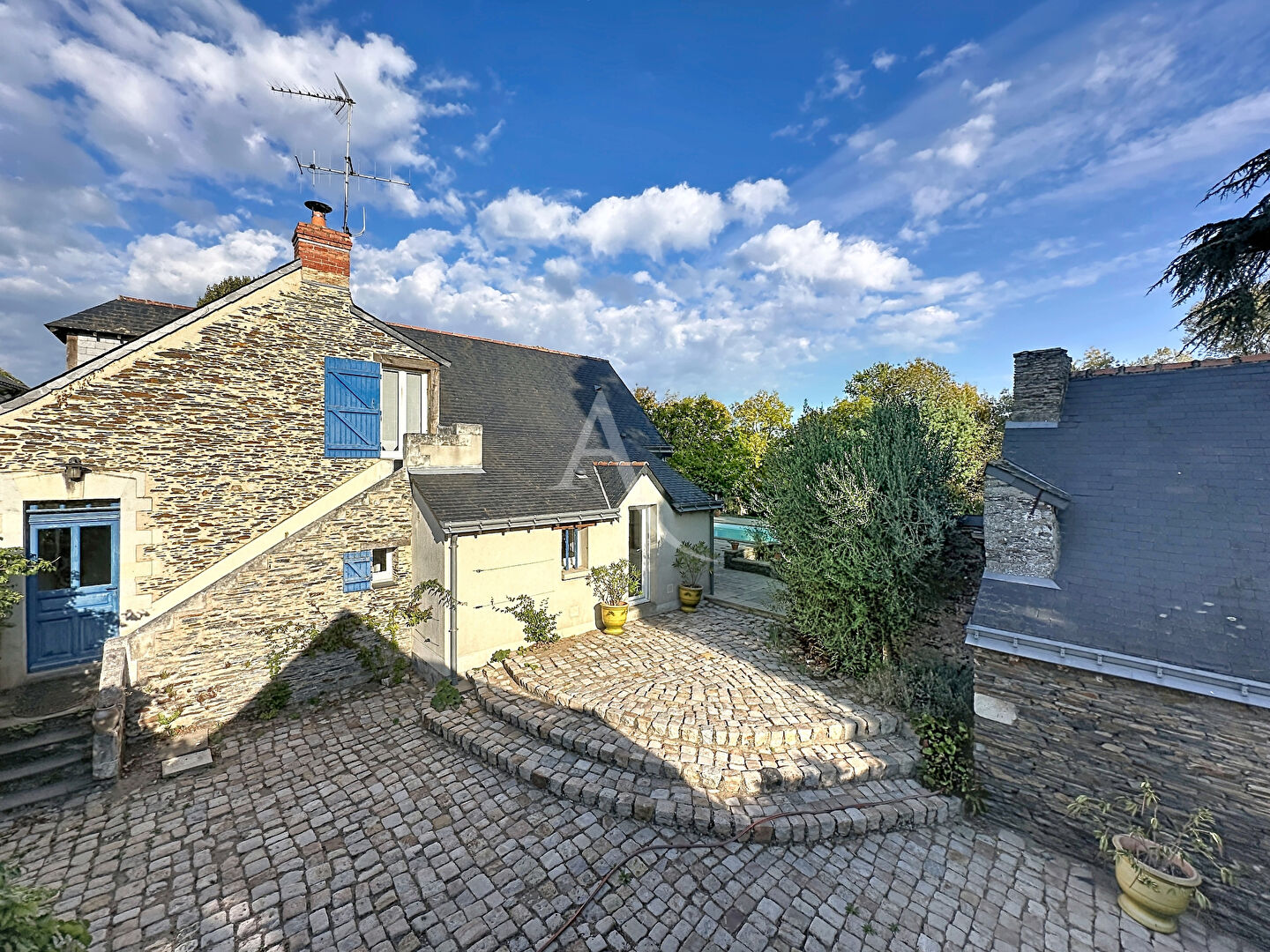 Maison 6 pièces 144 m² · à Mûrs-Erigné · 144 m² · 473 500 €