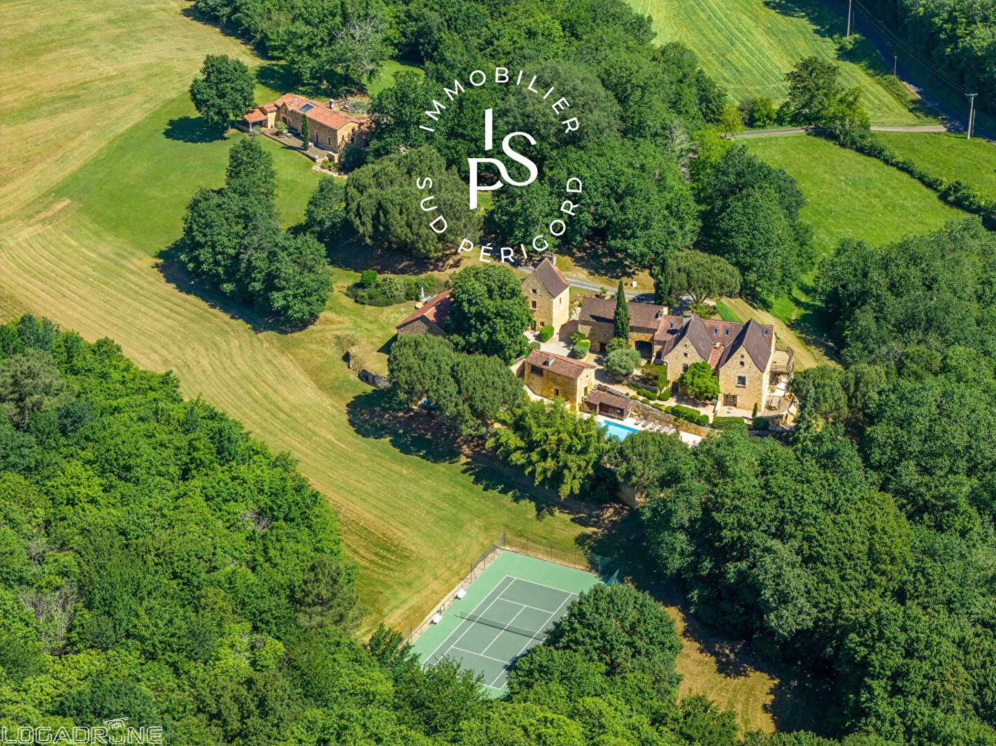 Maison 23 pièces 750 m² · à Cuzorn · 750 m² · 2 100 000 €
