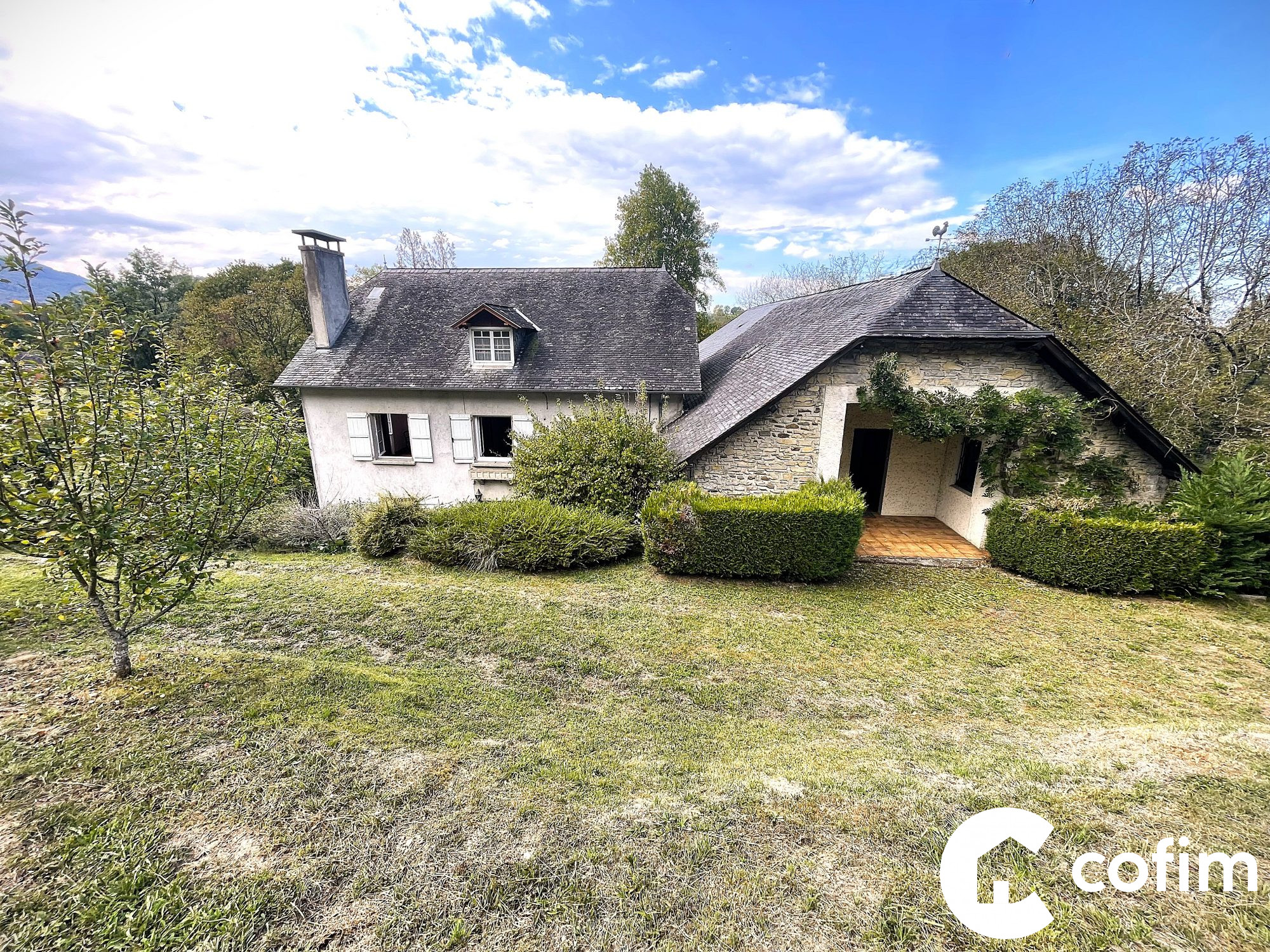 Maison 14 pièces 336 m² · à Eysus · 336 m² · 357 000 €