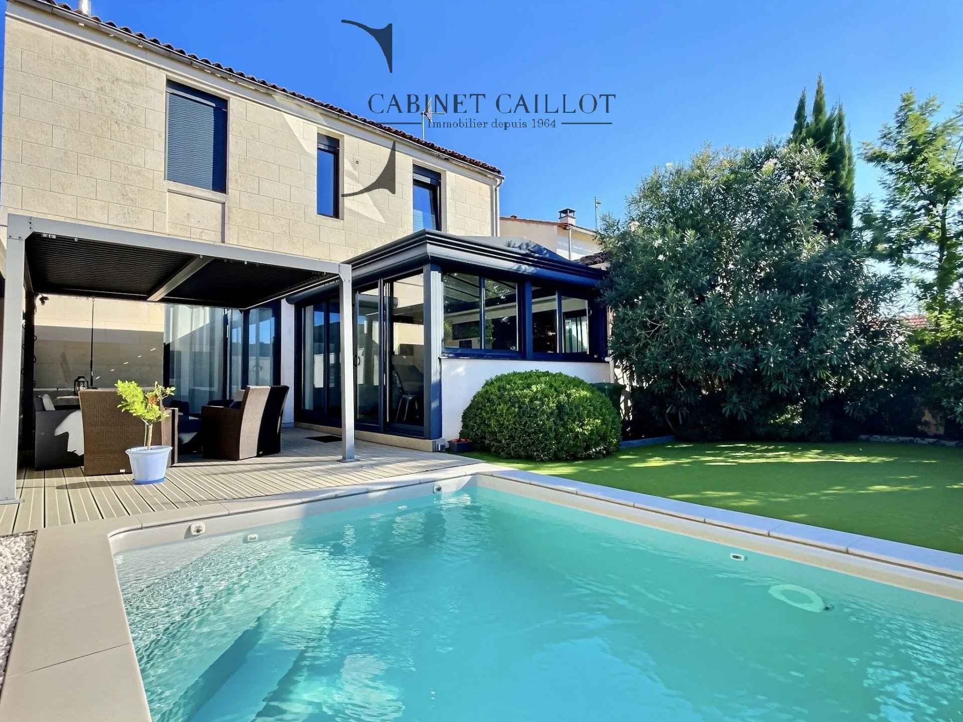 Maison 6 pièces 170 m² · à Saintes · 170 m² · 441 000 €