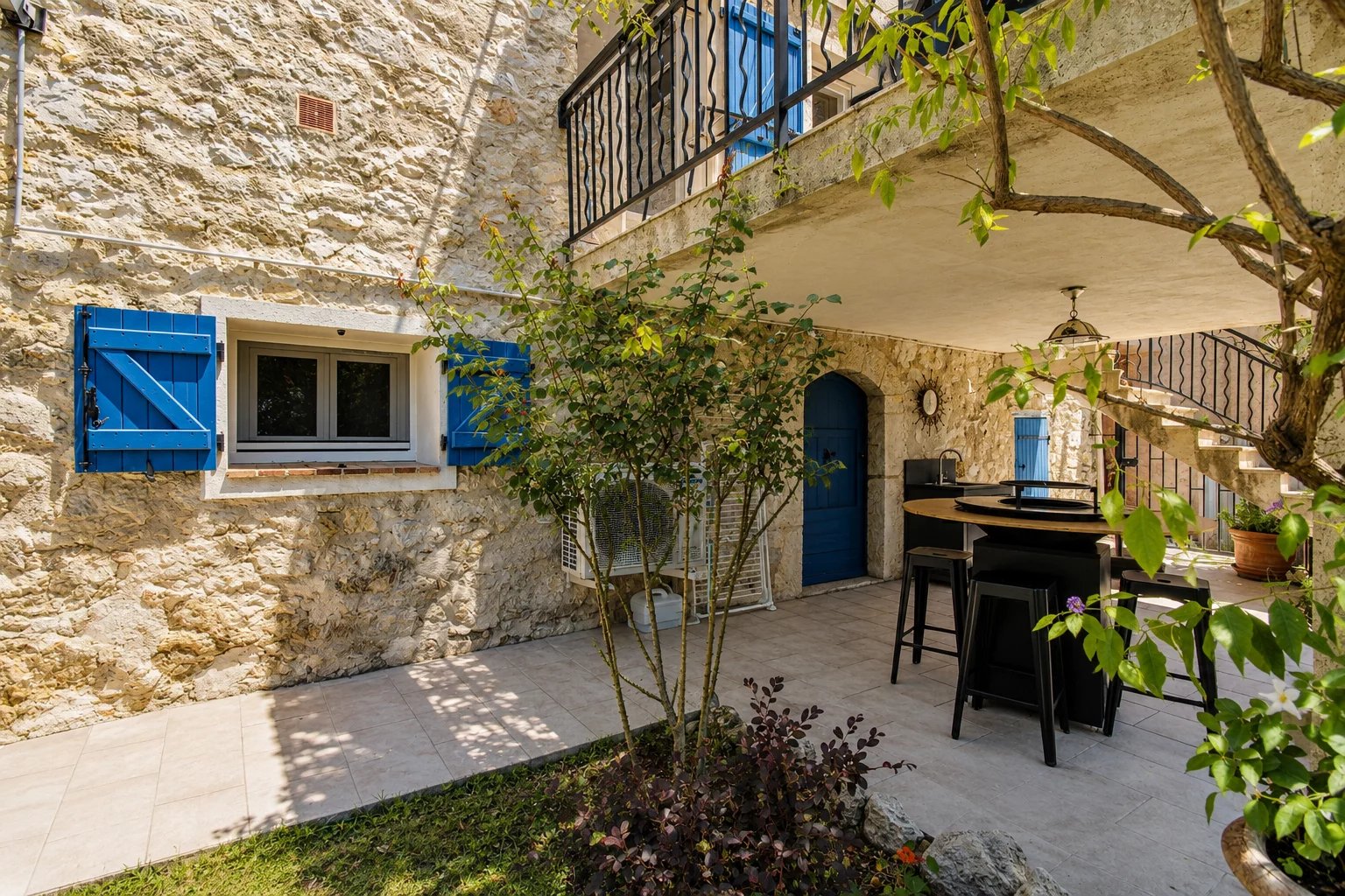 Maison 3 pièces 52 m² · à Gilette · 52 m² · 335 000 €