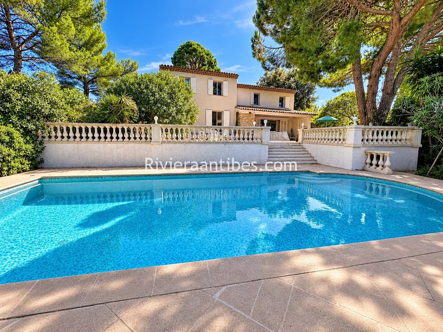 Maison 8 pièces 191 m² · à Antibes · 191 m² · 1 290 000 €