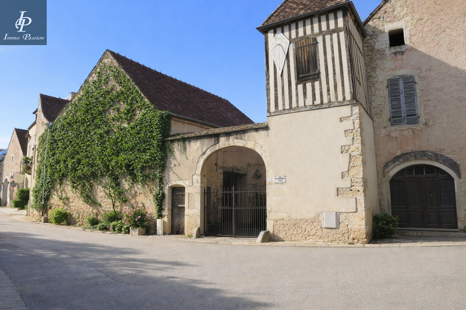 Maison 10 pièces 370 m² · à Chambolle-Musigny · 370 m² · 599 900 €