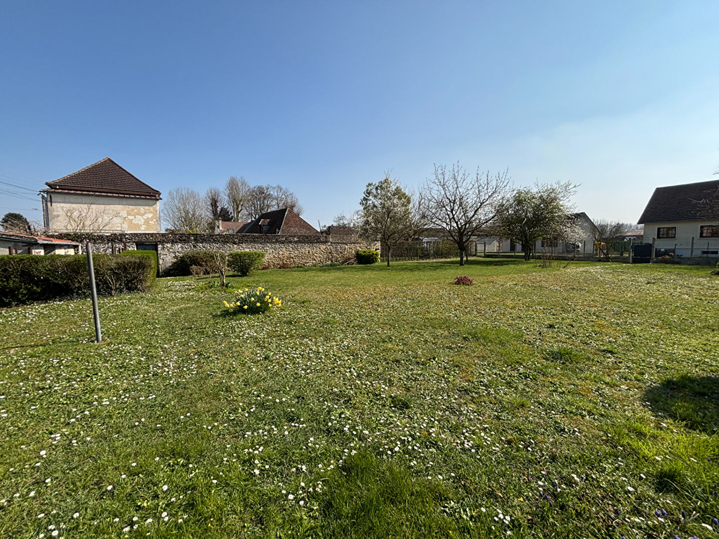 Terrain 835 m² · à Sacy-le-Grand · 835 m² · 104 000 €