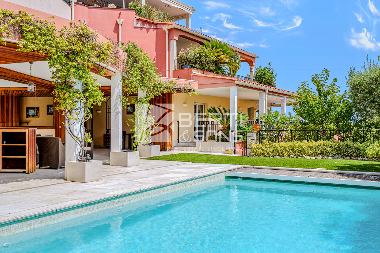 Appartement 4 pièces 154 m² · à Mandelieu-la-Napoule · 154 m² · 1 385 000 €