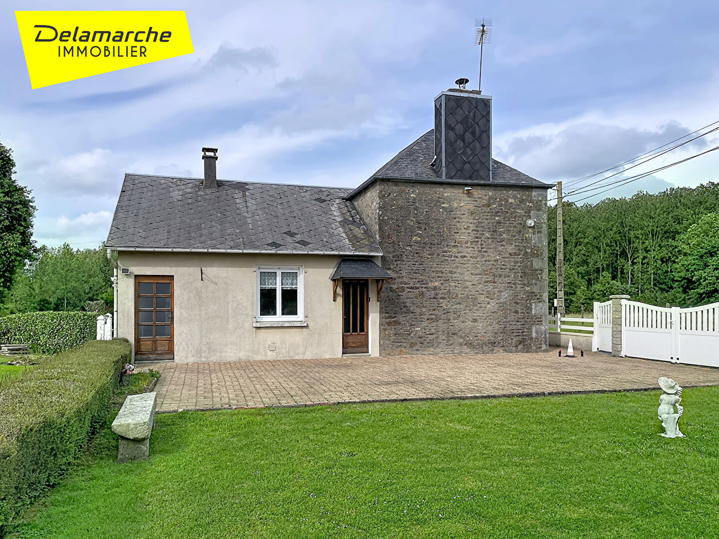 Maison 4 pièces 92 m² · à Sainte-Cécile · 92 m² · 104 000 €