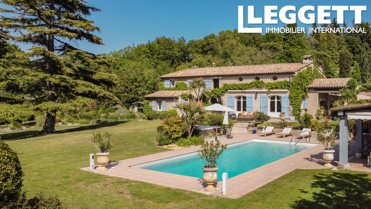 Maison 13 pièces 363 m² · à Châteauneuf-Grasse · 363 m² · 3 190 000 €