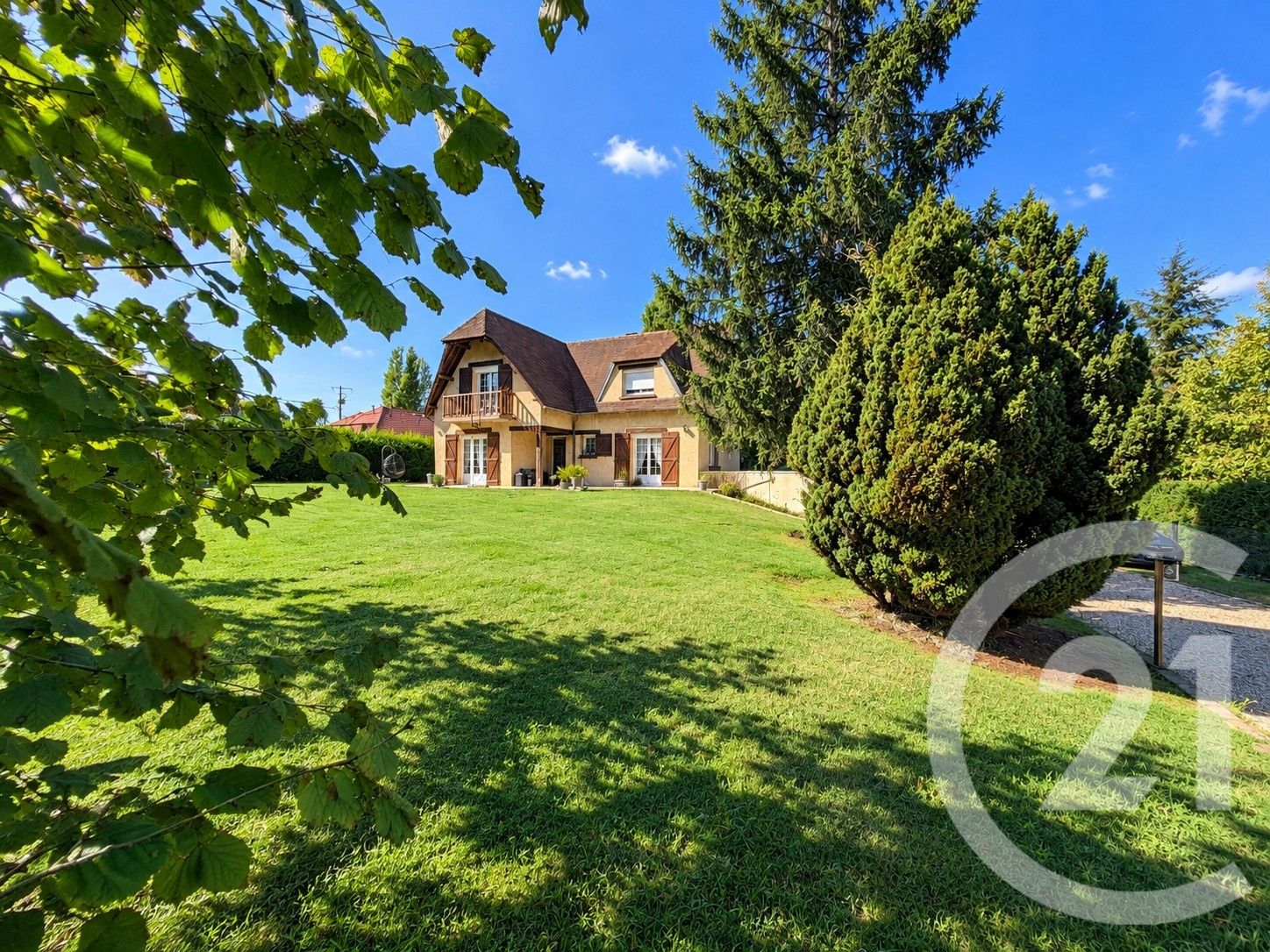 Maison 5 pièces 150 m² · à Saint-Étienne-sous-Bailleul · 150 m² · 325 000 €