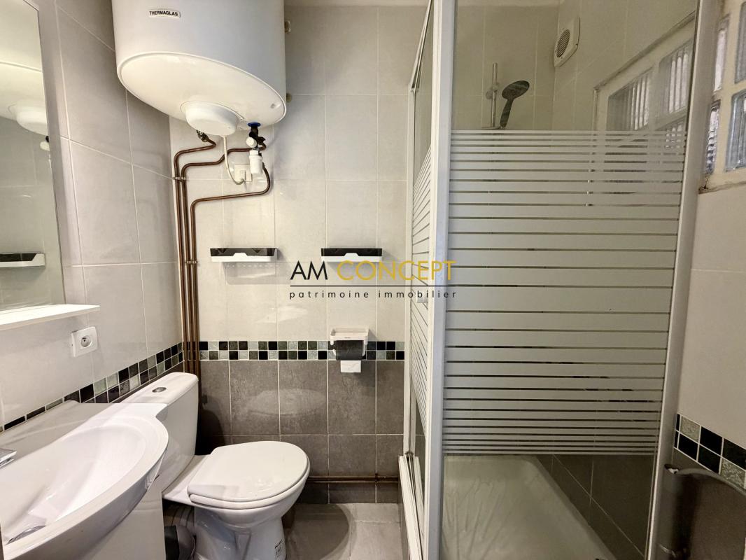 Appartement – LES LILAS SEINE-SAINT-DENIS ILE-DE-FRANCE - Vue 3