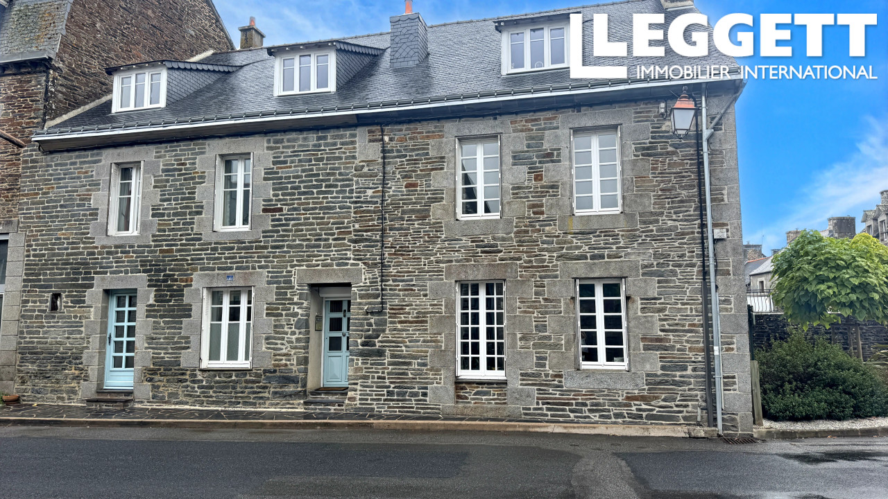 Maison 9 pièces 290 m² · à Gouarec · 290 m² · 283 550 €