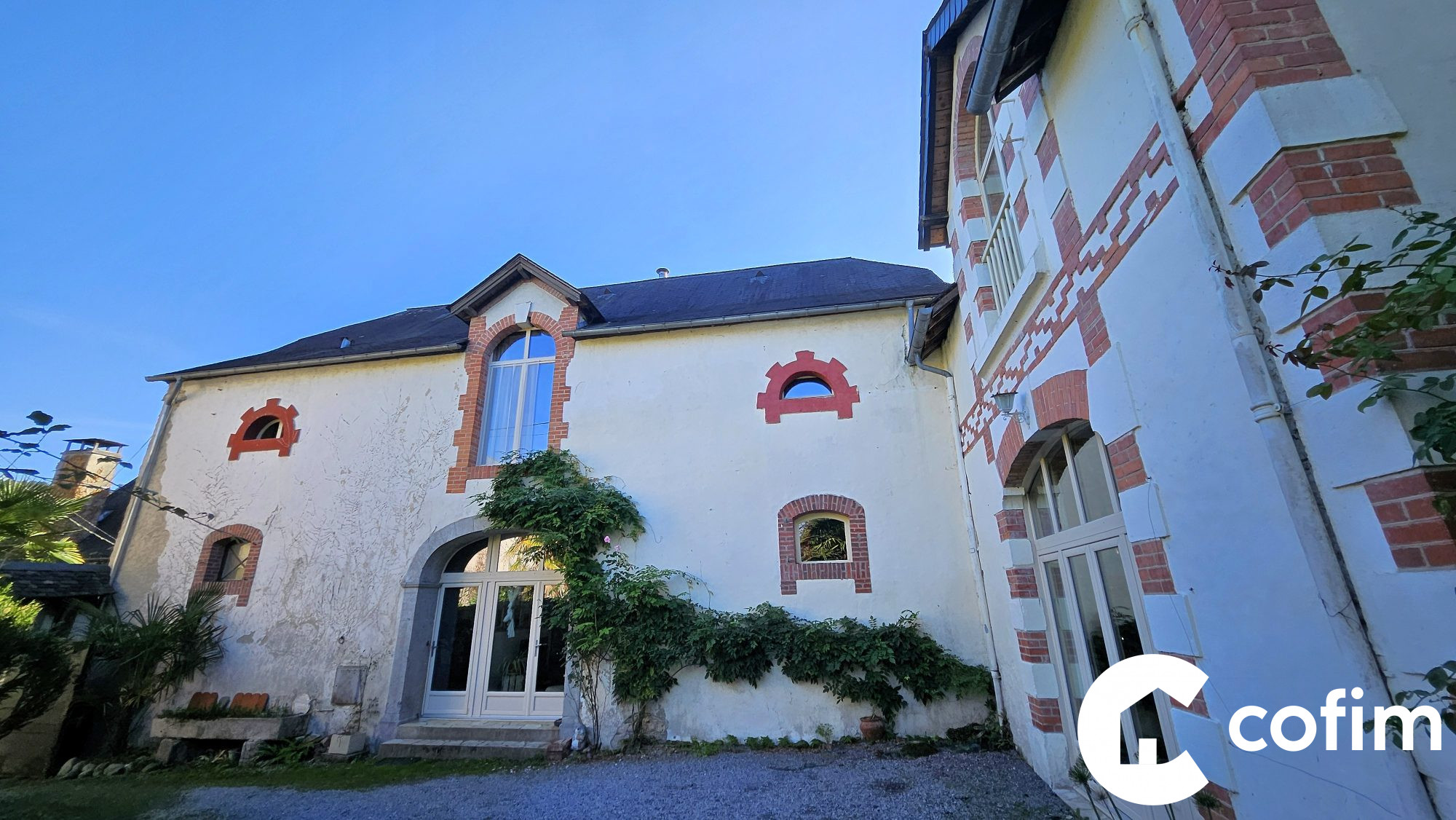 Maison 10 pièces 349 m² · à Ance Féas · 349 m² · 522 000 €