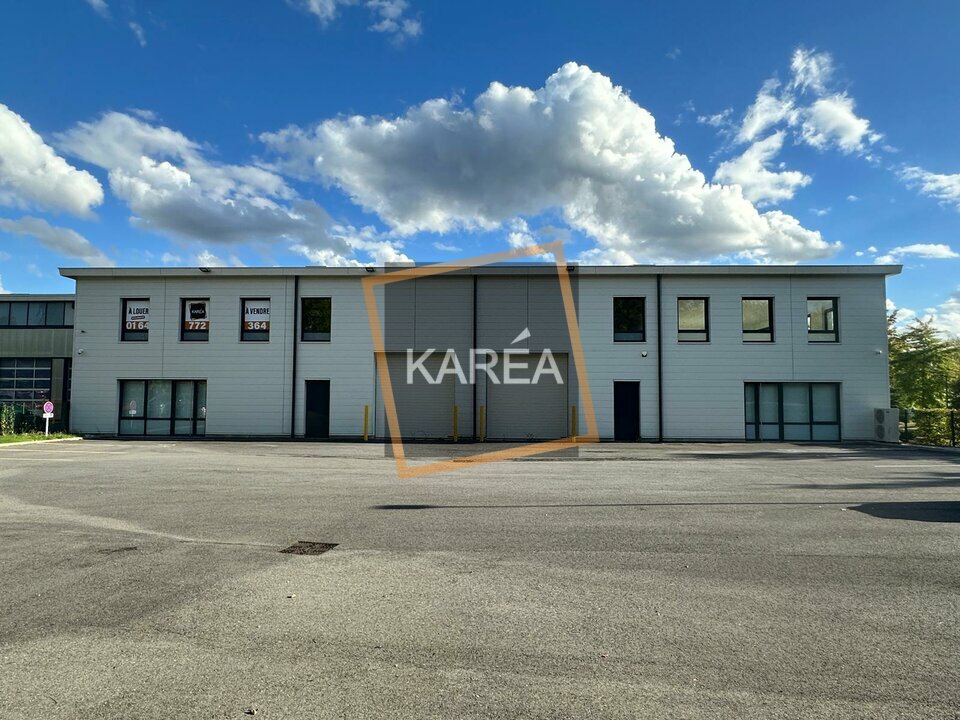 Local commercial 990 m² · à Serris · 990 m² · 10 528 €/mois