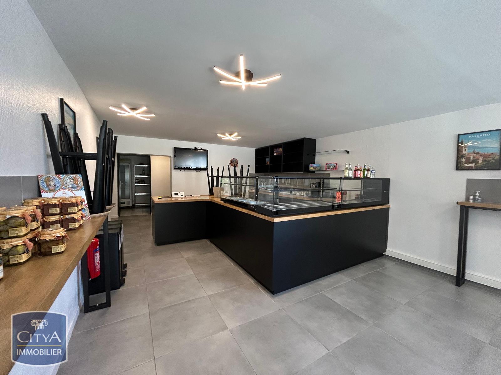 Local commercial 140 m² · à Crolles · 140 m² · 1 450 €/mois