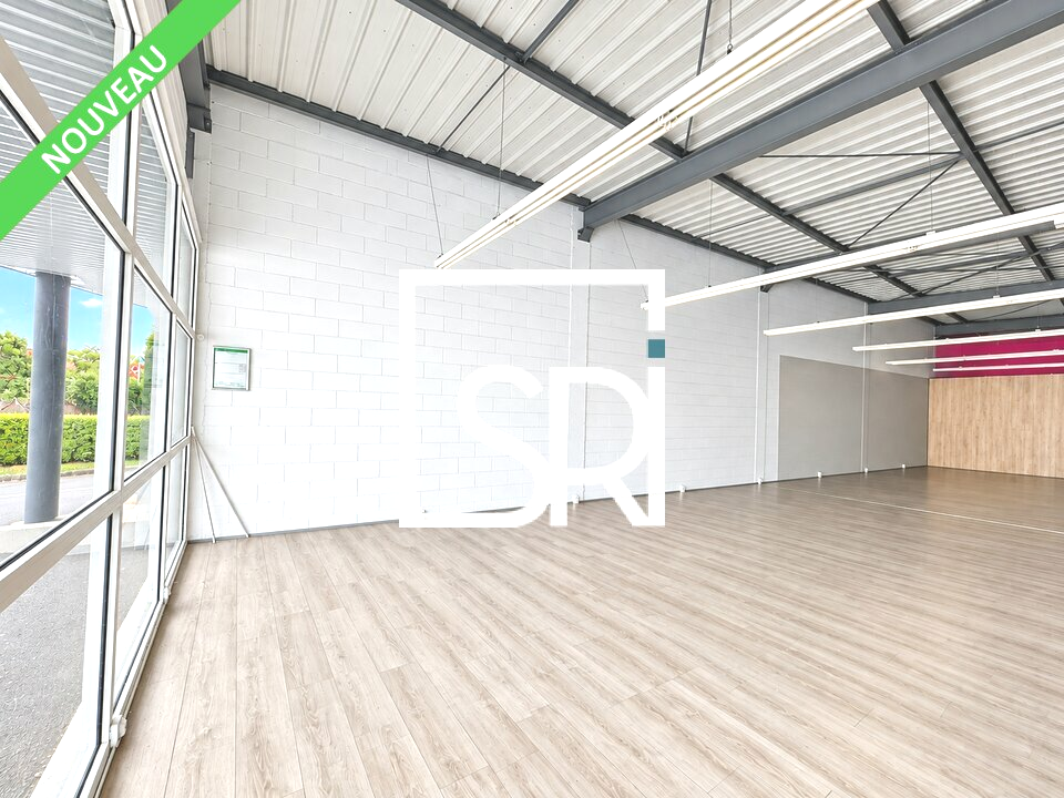 Local commercial 330 m² · à Aubière · 330 m² · 3 387 €/mois