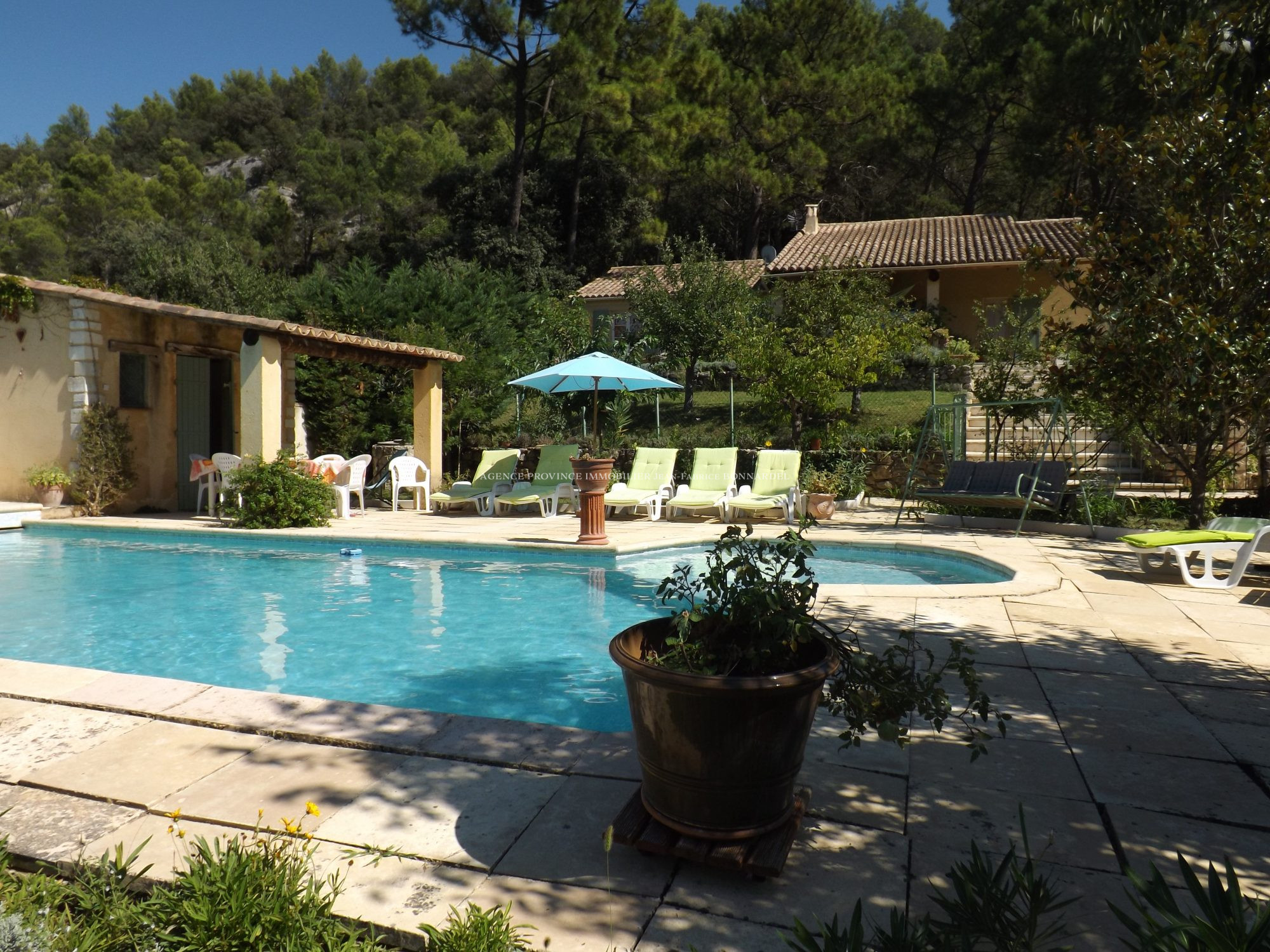 Maison 7 pièces 173 m² · à Saint-Restitut · 173 m² · 430 500 €