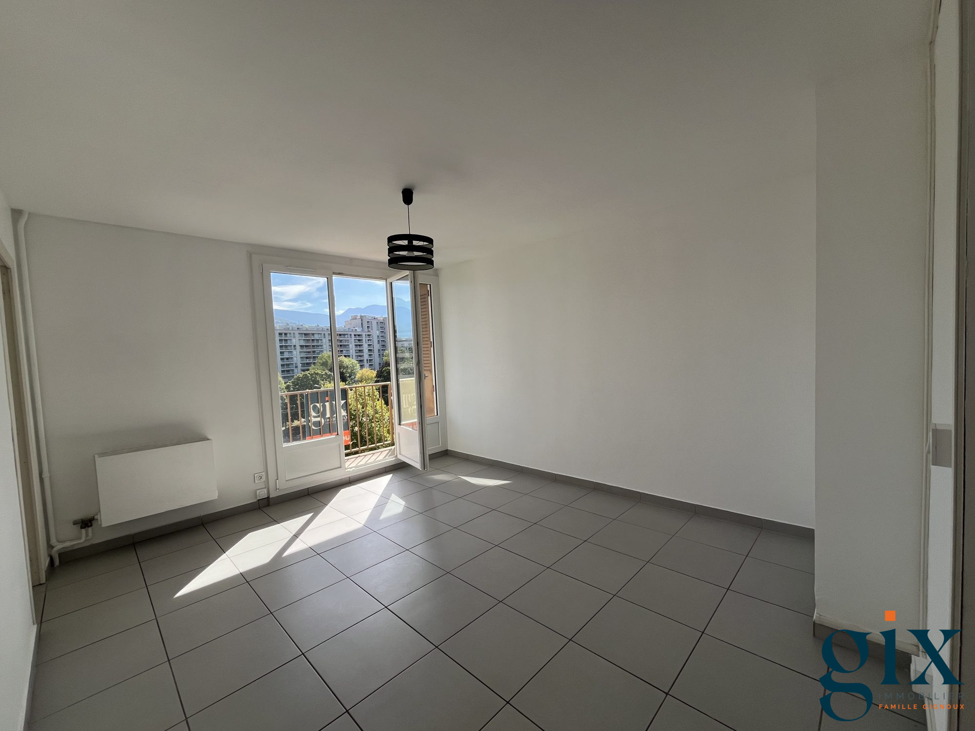 Appartement 4 pièces 68 m² · à Grenoble · 68 m² · 135 000 €