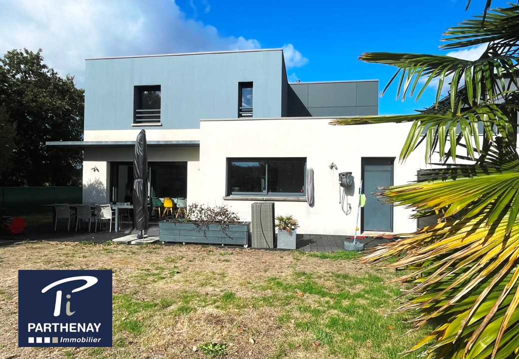 Maison 7 pièces 151 m² · à Montfort-sur-Meu · 151 m² · 407 300 €