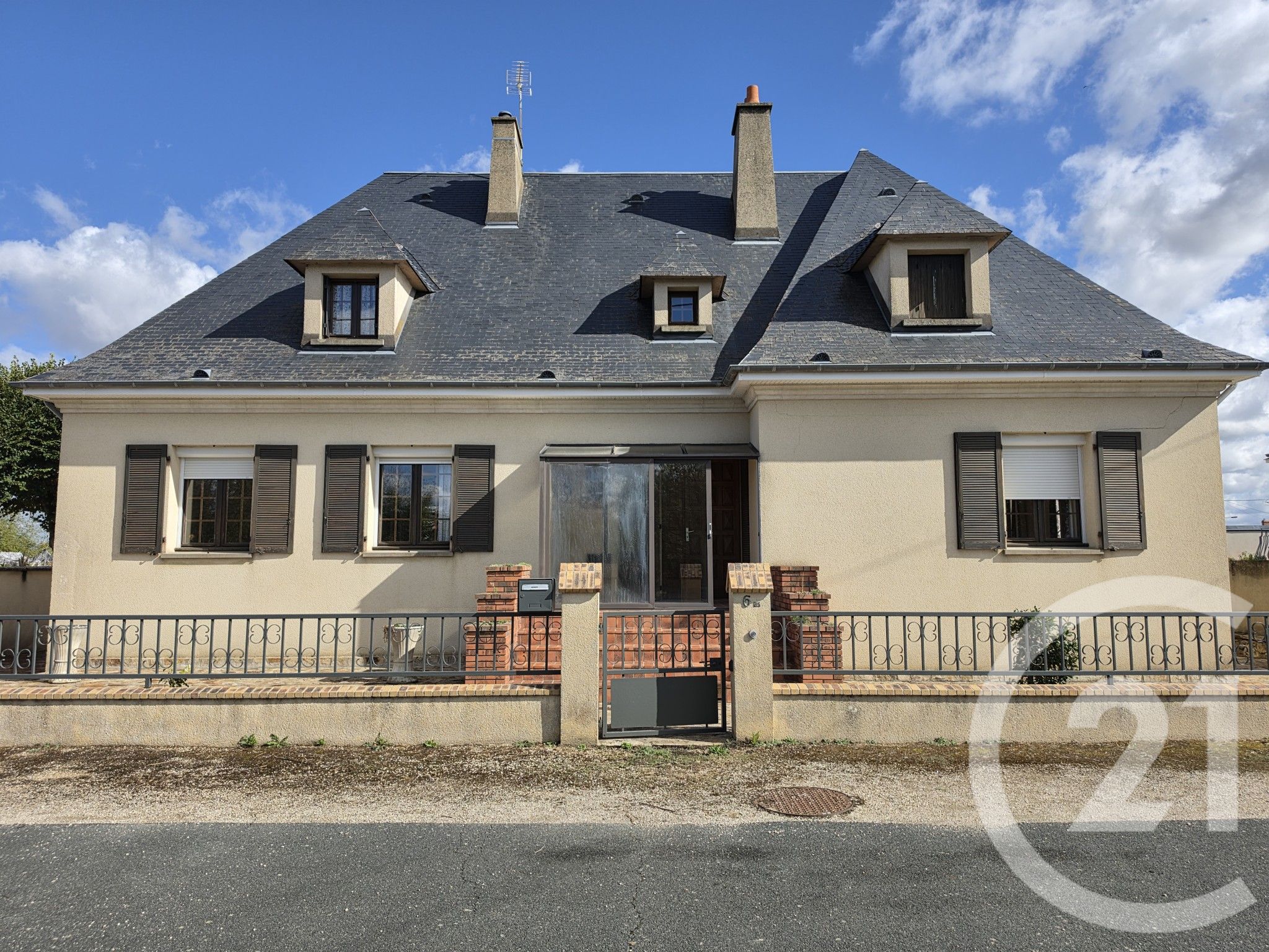 Maison 7 pièces 240 m² · à Ardentes · 240 m² · 244 300 €