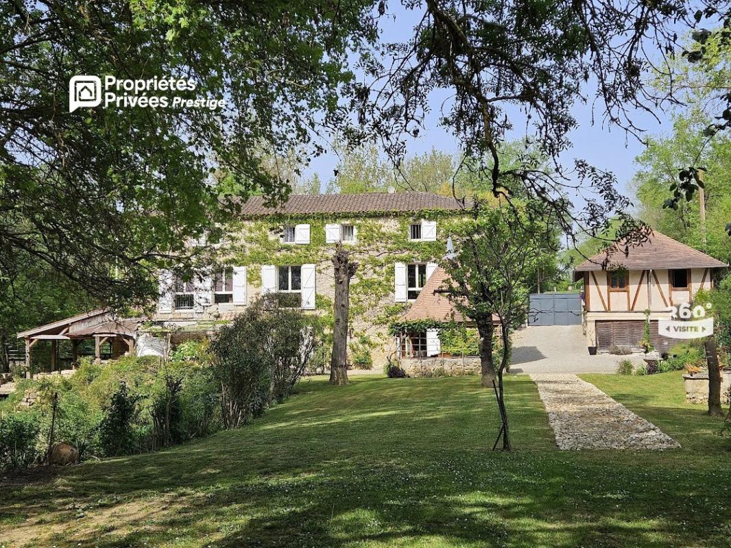 Maison 8 pièces 230 m² · à Astaffort · 230 m² · 585 000 €