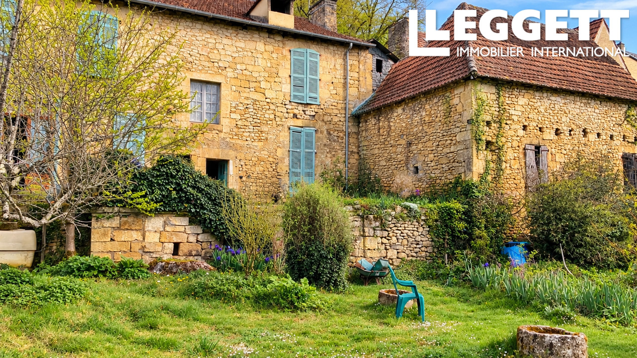 Maison 11 pièces 316 m² · à Montignac-Lascaux · 316 m² · 296 800 €