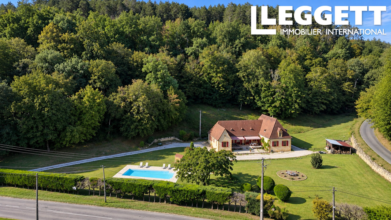 Maison 11 pièces 212 m² · à Castels et Bézenac · 212 m² · 373 000 €