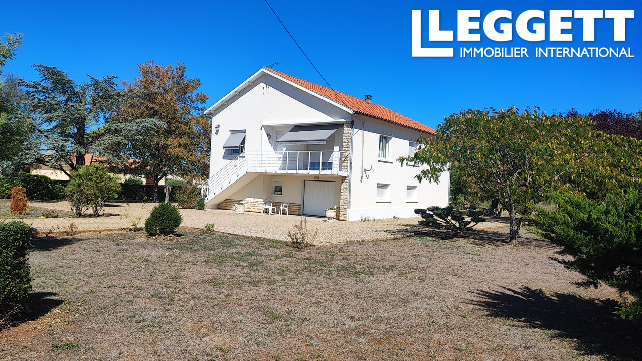 Maison 6 pièces 146 m² · à Roullet-Saint-Estèphe · 146 m² · 245 200 €