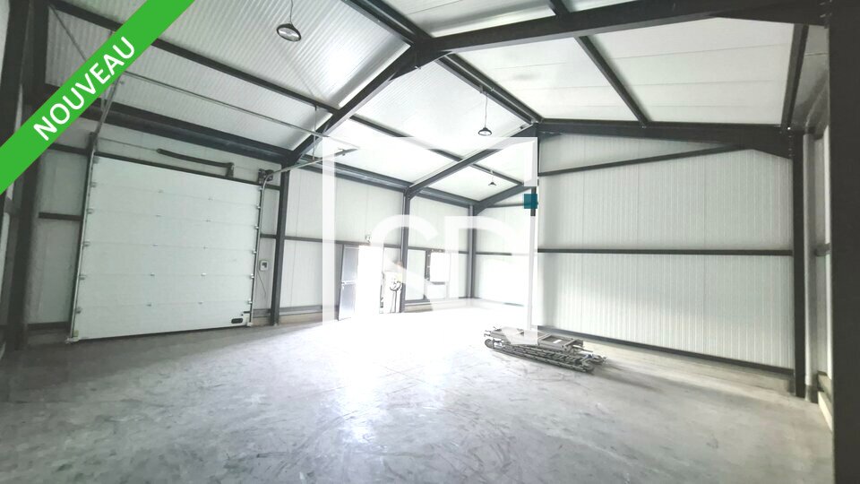 Local commercial 110 m² · à Saint-Bonnet-près-Riom · 110 m² · 825 €/mois