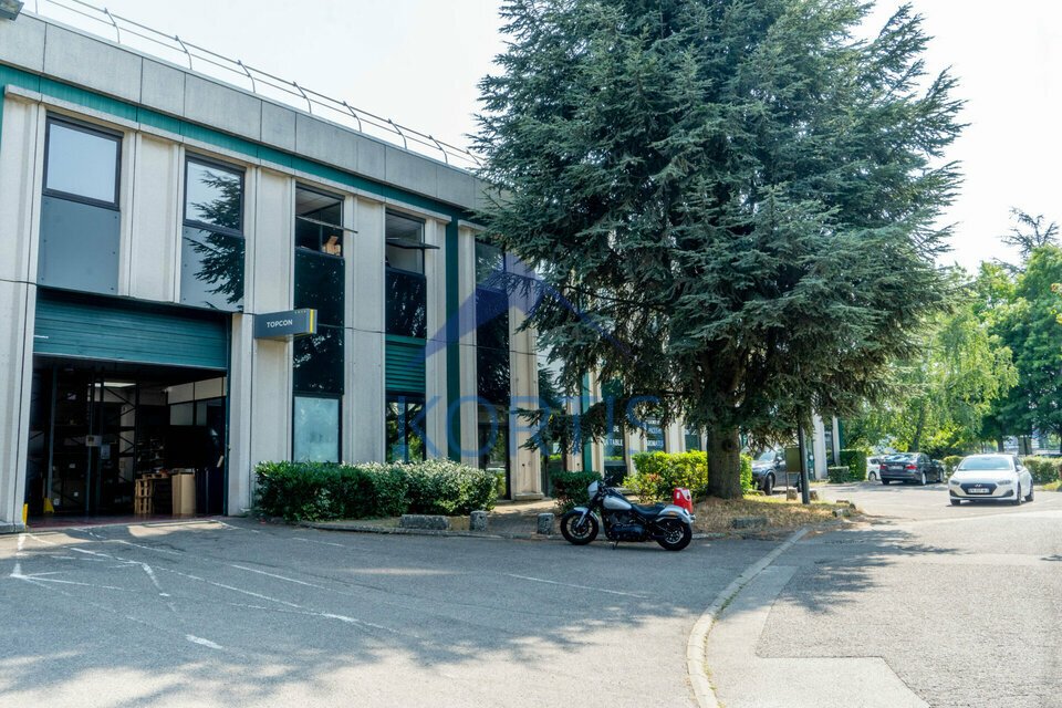 Local commercial 612 m² · à Limonest · 612 m² · 7 145 €/mois
