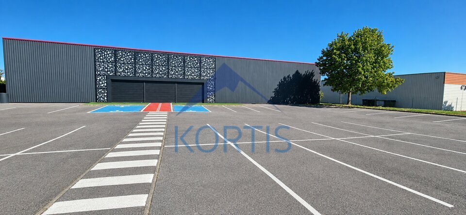 Local commercial 800 m² · à Chalon-sur-Saône · 800 m² · 10 400 €/mois