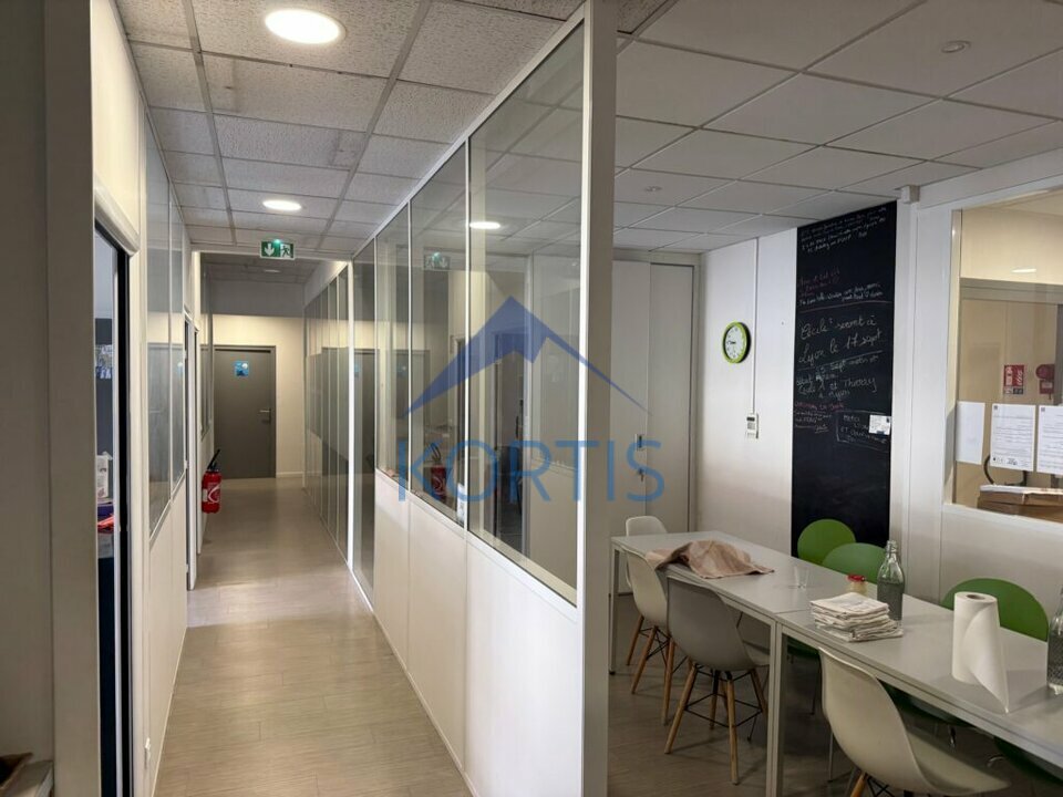 Local commercial 250 m² · à Lyon 03 · 250 m² · 4 033 €/mois