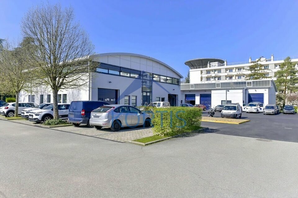 Local commercial 260 m² · à Lyon 09 · 260 m² · 2 687 €/mois