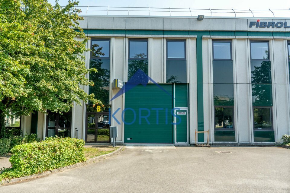 Local commercial 746 m² · à Limonest · 746 m² · 8 647 €/mois