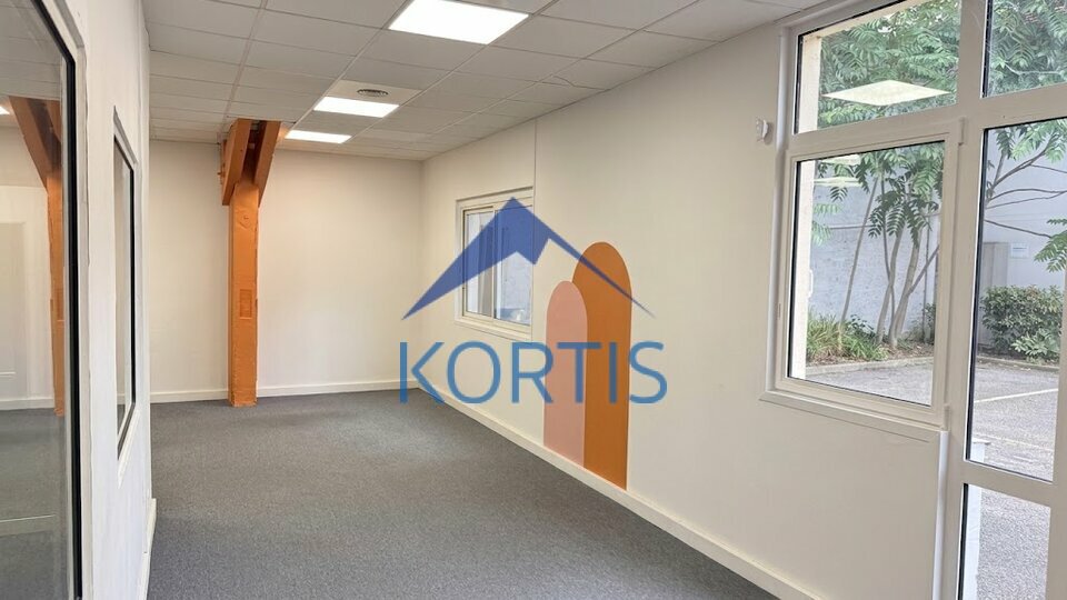 Local commercial 270 m² · à Lyon 06 · 270 m² · 3 750 €/mois