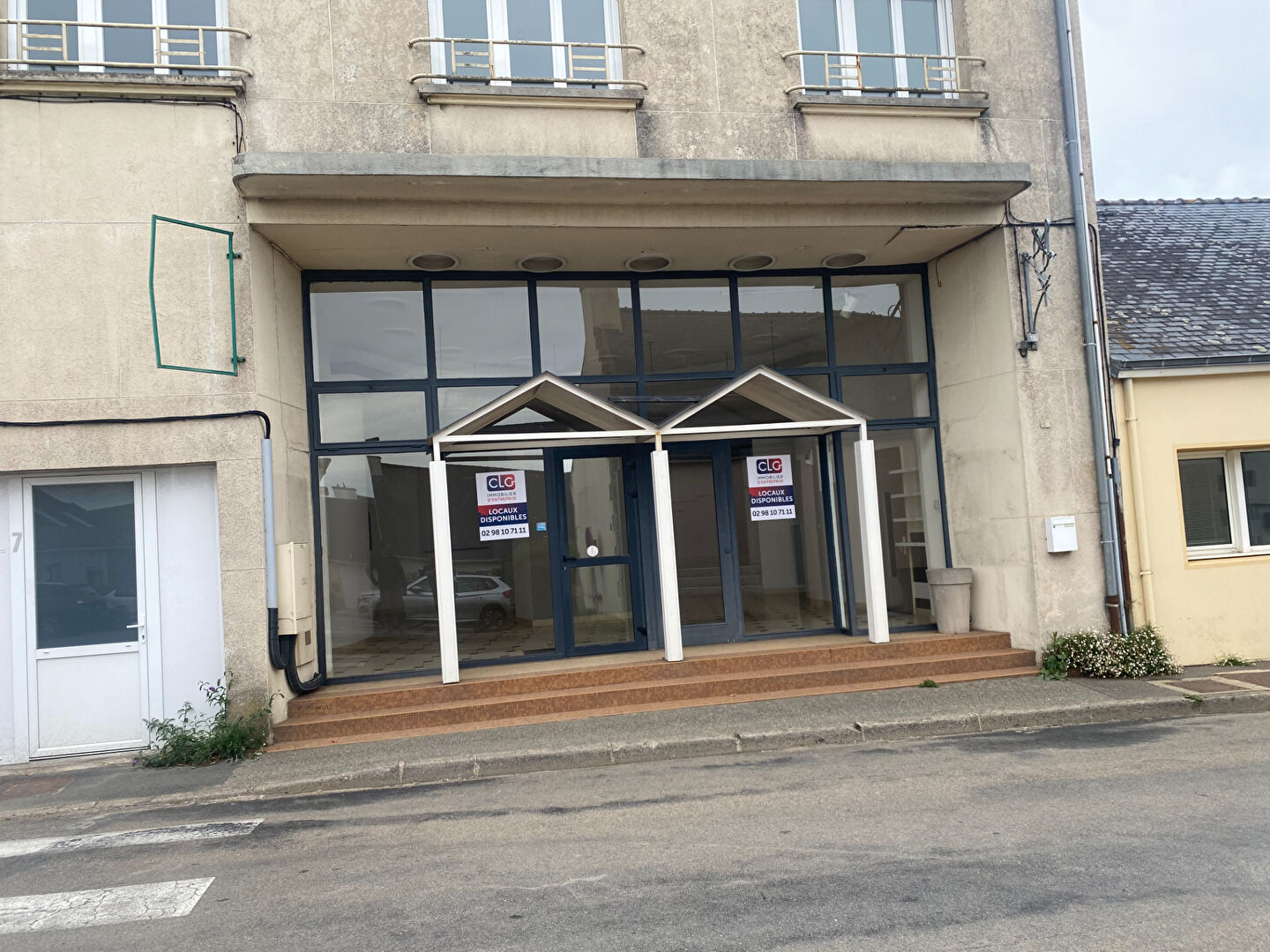 Local commercial 110 m² · à Plonéour-Lanvern · 110 m² · 1 420 €/mois