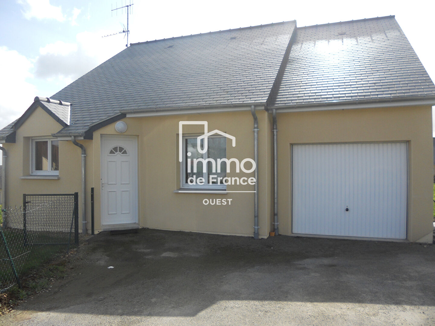 Maison 4 pièces 64 m² · à Saint-Georges-Buttavent · 64 m² · 573 €/mois