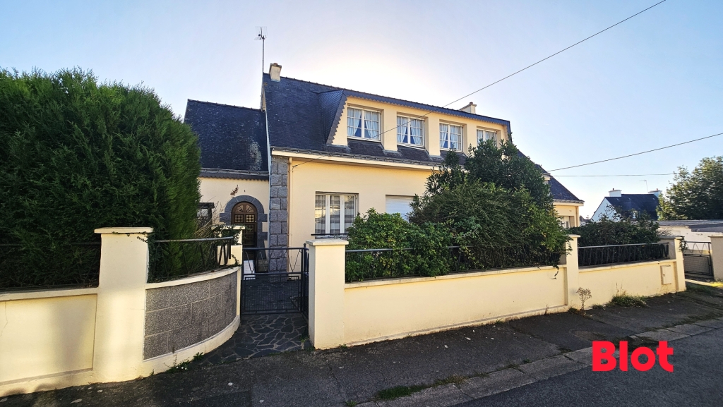 Maison 7 pièces 146 m² · à Locmiquélic · 146 m² · 419 000 €