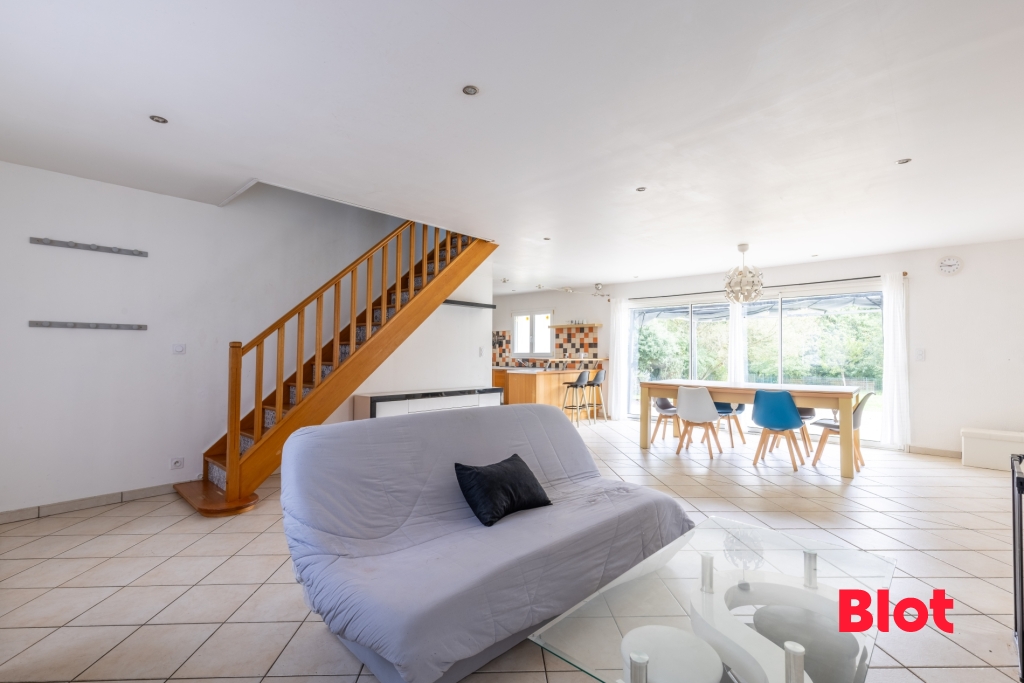 Maison 7 pièces 137 m² · à Ercé-en-Lamée · 137 m² · 273 000 €