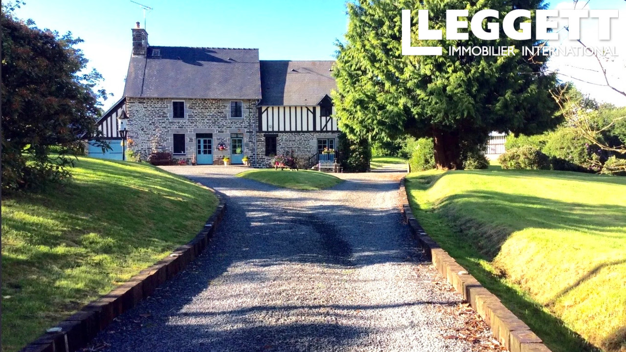 Maison 11 pièces 283 m² · à La Chapelle-Urée · 283 m² · 371 000 €