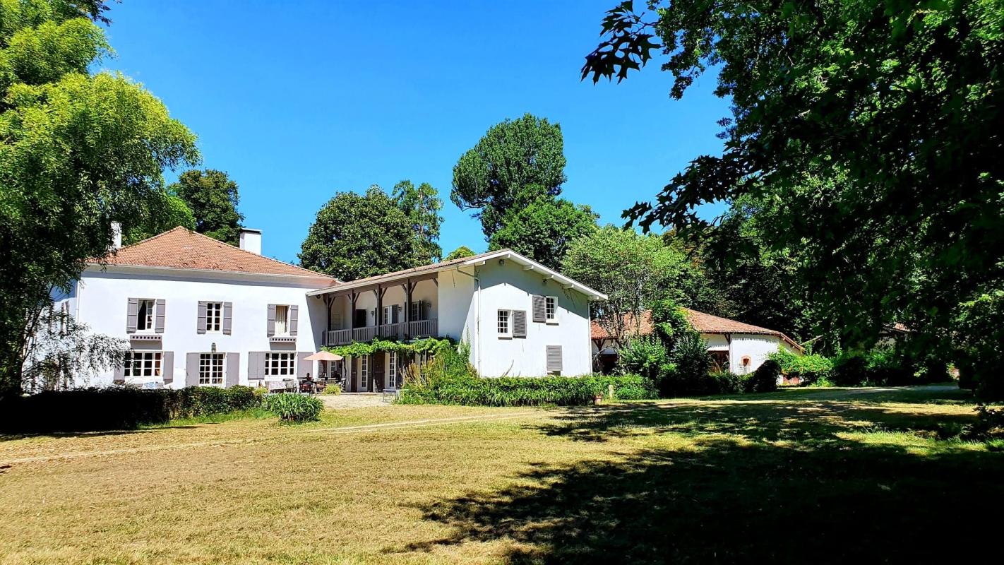 Maison 15 pièces 600 m² · à Saint-Martin-d'Oney · 600 m² · 545 000 €