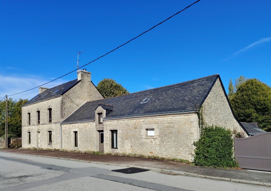 Maison 12 pièces 253 m² · à Ploërdut · 253 m² · 440 750 €
