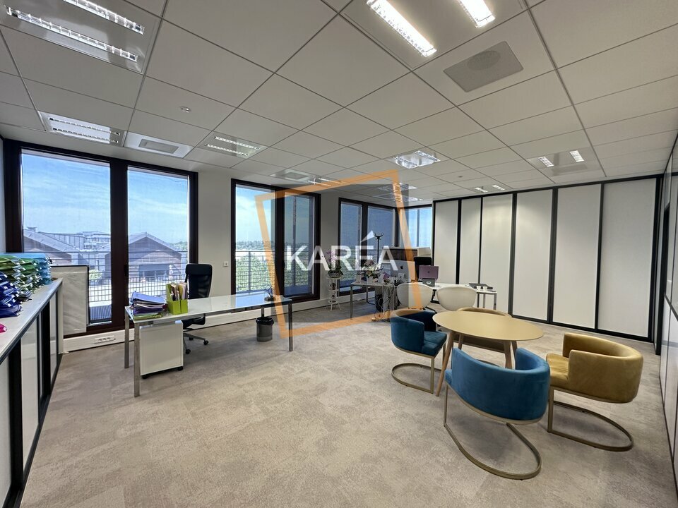 Local commercial 719 m² · à Montévrain · 719 m² · 2 730 000 €