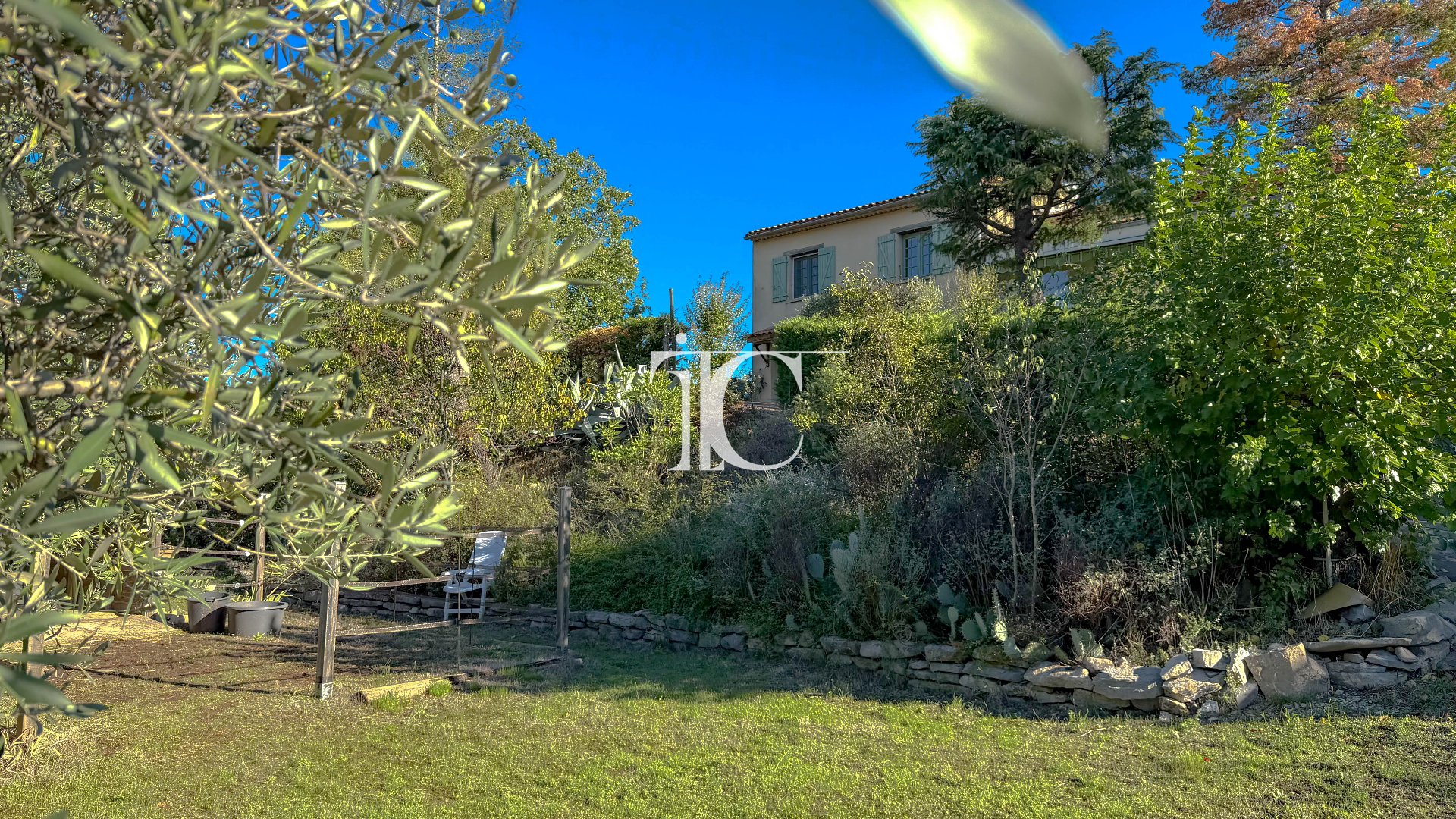 Maison 6 pièces 159 m² · à Courry · 159 m² · 360 000 €