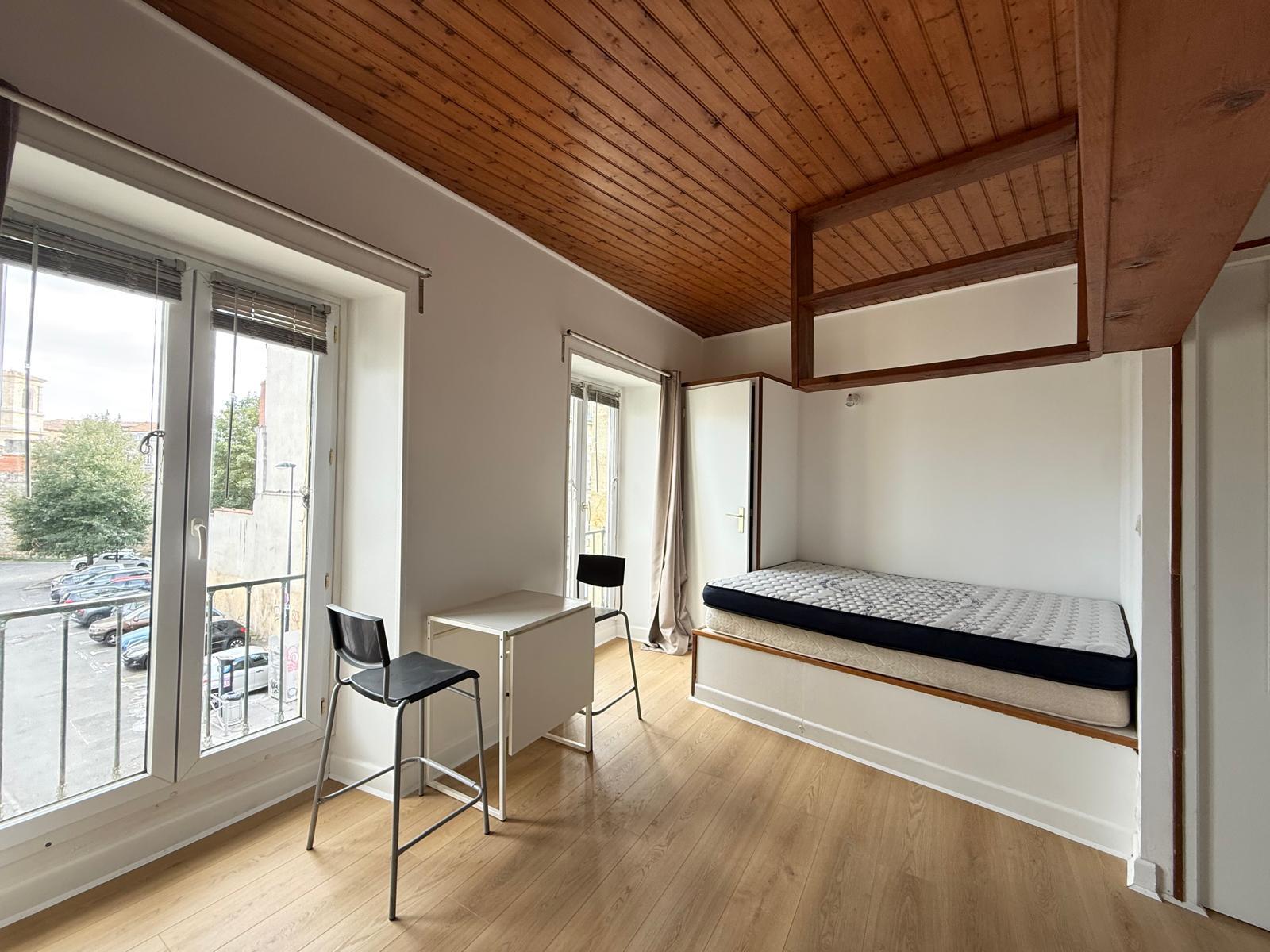 Appartement 1 pièce 19 m² · à Bordeaux · 19 m² · 554 €/mois