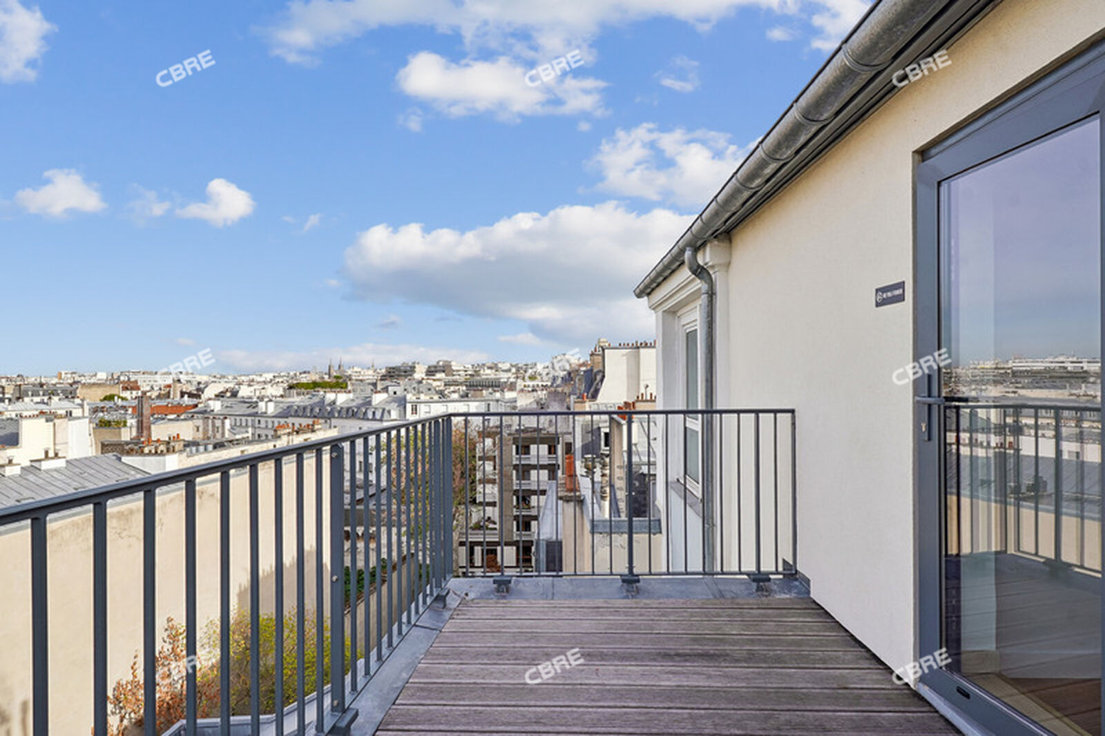 Local commercial 359 m² · à Paris 11e Arrondissement · 359 m² · 59 €/mois
