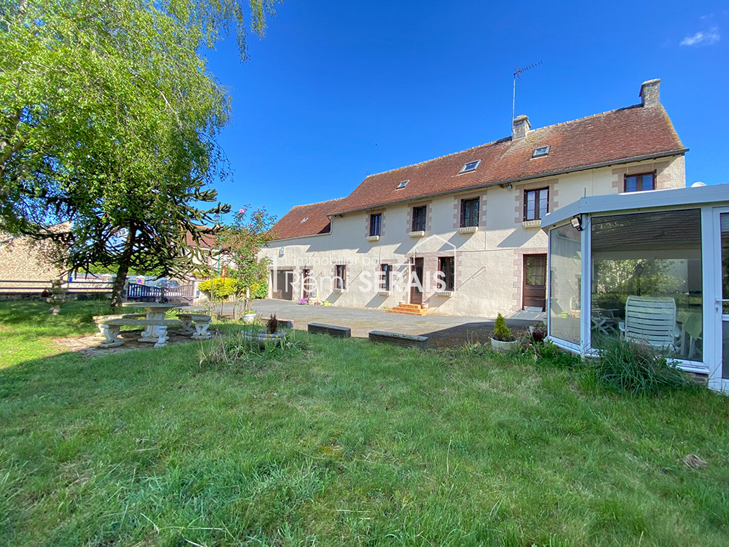 Maison 8 pièces 186 m² · à Fleuré · 186 m² · 149 800 €