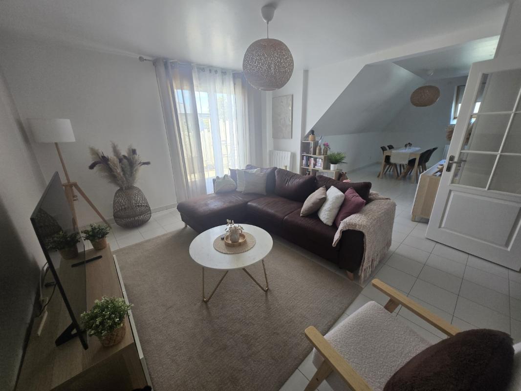 Appartement 3 pièces 70 m² · à La Ville-aux-Dames · 70 m² · 857 €/mois