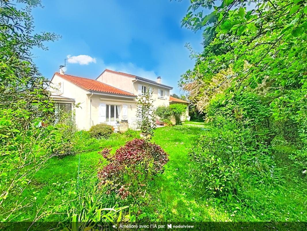 Maison 7 pièces 229 m² · à Eysines · 229 m² · 699 000 €