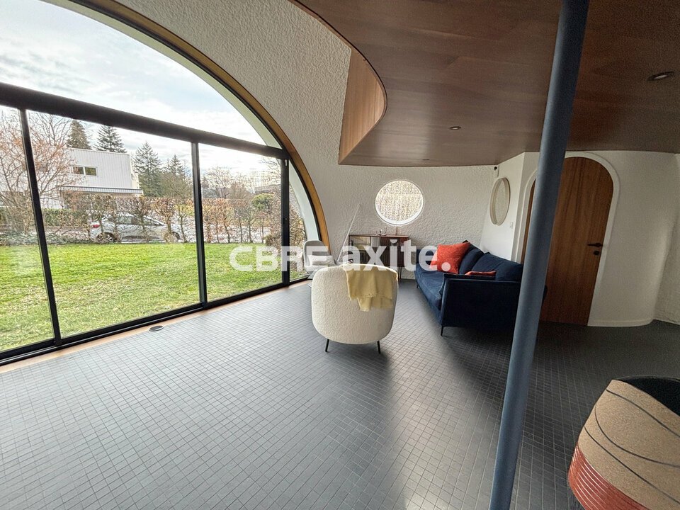 Local commercial 235 m² · à Annecy · 235 m² · 8 188 €/mois